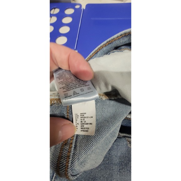 Jessica Simpson Women's Myrtle Barrel Leg Light wash Capri Jeans Size 20W - Picture 11 of 11